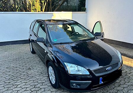 Ford Focus 1,6 Ambiente Ambiente