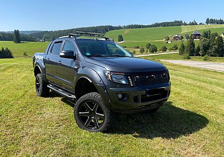 Ford Ranger Höhergelegt