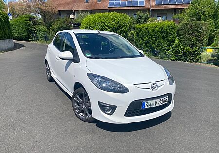 Mazda 2 in Perlweiß Top Zustand