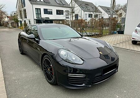 Porsche Panamera GTS BOSE CARBON KEYLESSGO NEUWERTIG