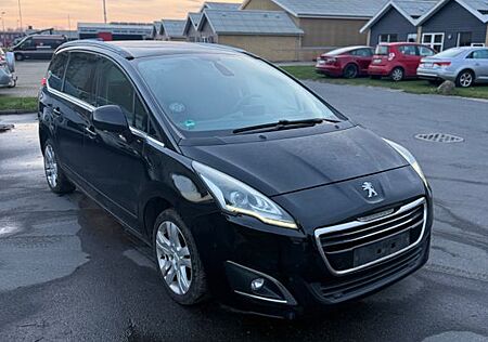 Peugeot 5008 Allure 2.0HDI 7 seats, Camera, Navi, Pano