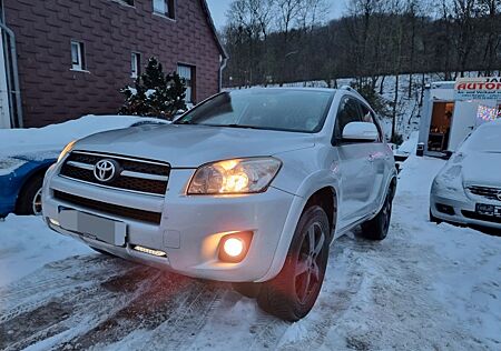 Toyota RAV 4 Executive*4x4*LEDER*SHZ*AHK