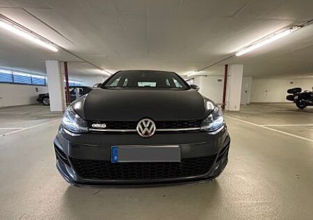 VW Golf Volkswagen 2.0 TDI 135kW SCR DSG GTD GTD