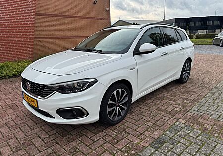 Fiat Tipo 1.6JTD Euro 6 88KW, Leder, Navi, PDC