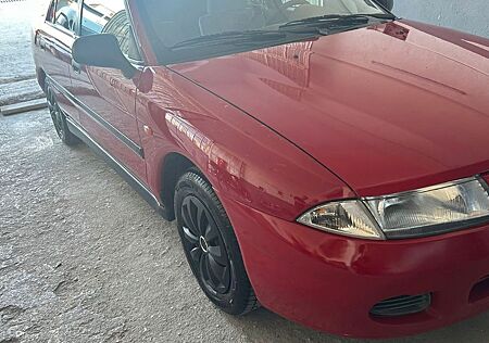 Mitsubishi Carisma 1.8 GLX GLX mit TÜV
