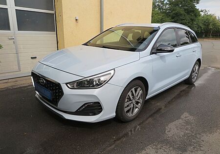 Hyundai i30 cw Passion Klima/SH/Tempom./MFL/DAB/ALU