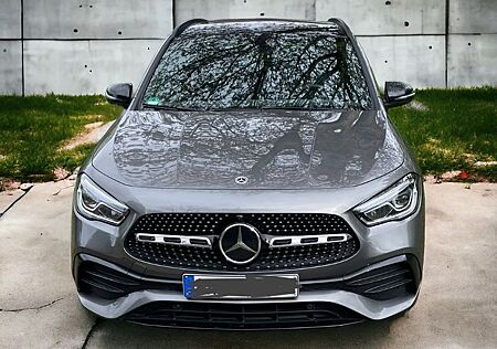 Mercedes-Benz GLA 250 AMG-Line, Werksgarantie 2J+3J., AHK, Pan