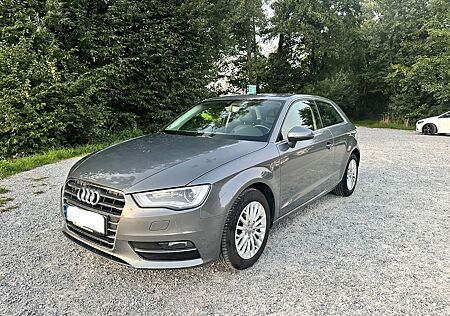 Audi A3 1.6 TDI S tronic*Tempomat*Sitzhzg*Auto*