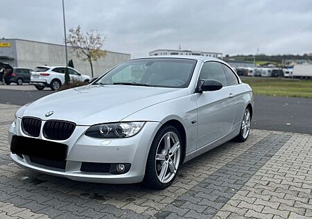 BMW 320i Cabrio - E93