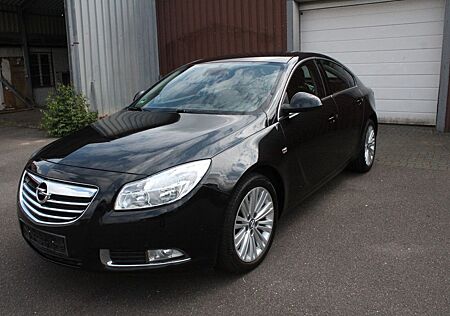 Opel Insignia Lim. Edition-Navi-8 fach-PDC-AHK-