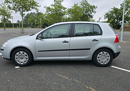 VW Golf Volkswagen Trendline 1.Hd wenig Kilometer Rentnerfzg