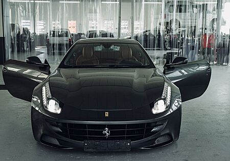 Ferrari FF 6,3 V12 4x4