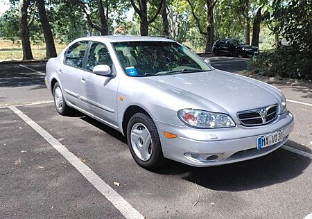 Nissan Maxima 3,0 QX Schalter (selten)