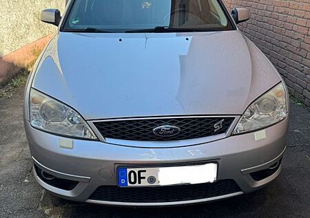 Ford Mondeo ST220 Kombi