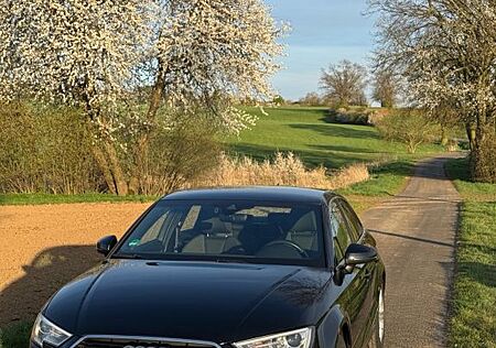 Audi A3 1.5 TFSI sportline *ACC*Laneassist*uvm.