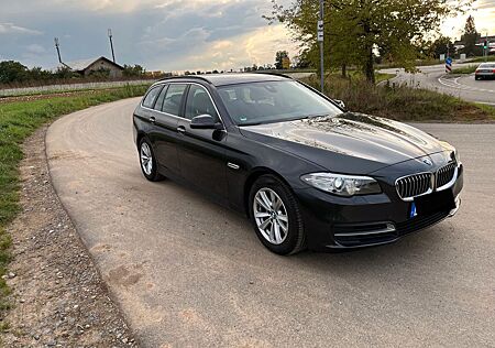 BMW 520d xDrive Touring A LCI- Head Up NAV prof Inno