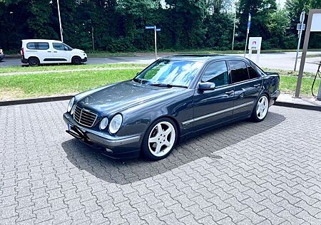 Mercedes-Benz E 280 ELEGANCE *Aut *Xenon kein Rost!