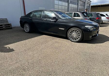 BMW 750Li -