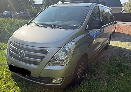 Hyundai H-1 Starex