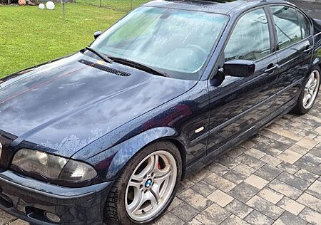 BMW 328i -