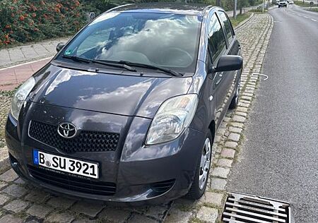 Toyota Yaris 1,3-l-VVT-i Cool Cool