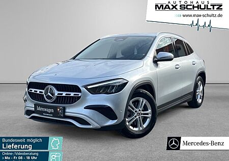 Mercedes-Benz GLA 180 LED*ANHÄNGERKUPL*DISTR*NAVI*SITZH*KAMERA
