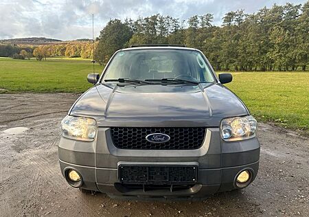 Ford Maverick V6 LimitedA.Leder..1A.1Hand.Tüneu