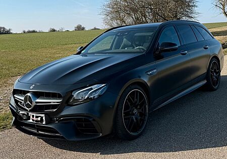Mercedes-Benz E 63 AMG E 63 S 4MATIC+ T Edition 1 Magno Black Keramik