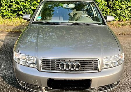 Audi A4 2.0 Avant -S4 8E Kombi