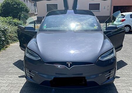 Tesla Model X 90D -
