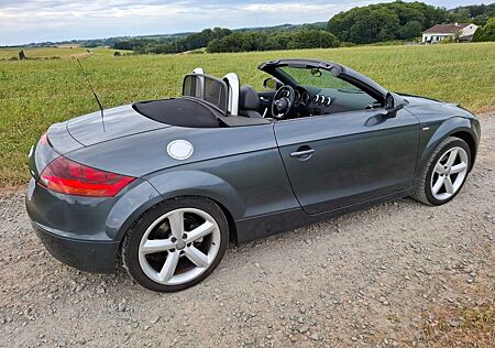 Audi TT Roadster 2.0 TFSI S-Line Paket