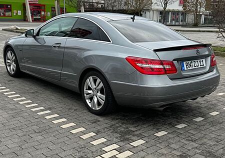 Mercedes-Benz E 200 Coupé Panoramadach, Xenon Scheinwerf