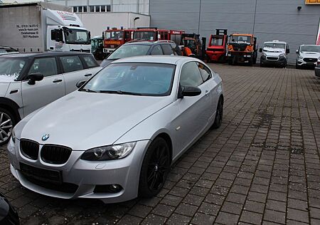 BMW 325i Coupe Autom Navi Sitzhzg. Tempom. Xenon