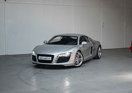 Audi R8 V8 FSI Mk1 R-tronic
