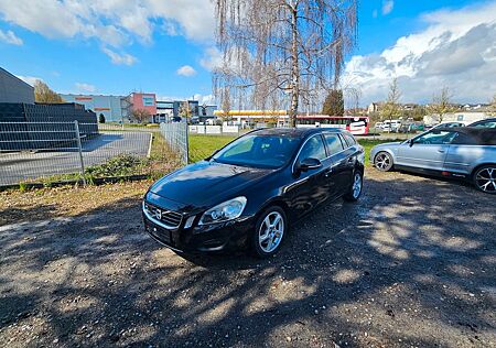 Volvo V60 D5 Geartronic Summum