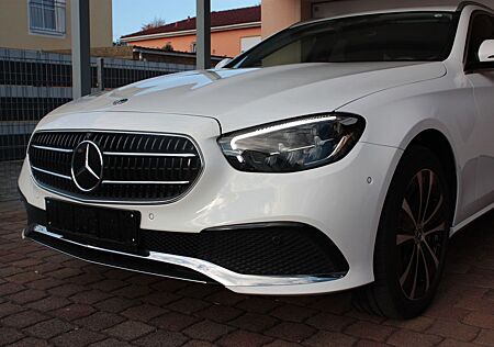 Mercedes-Benz E 300 de 4MATIC - Head Up - Standheiz. - AHK