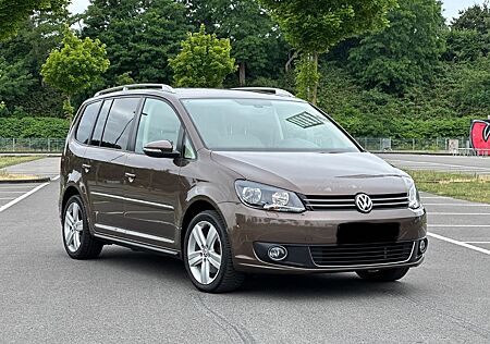 VW Touran Volkswagen 2.0 TDI 125 kW DSG Highline 7Sitzer
