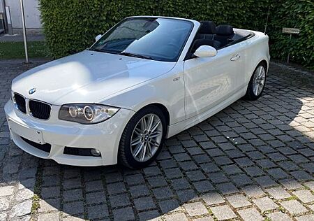 BMW 118i Cabrio *SHZ*Xenon*141PS*8xReifen*Klima*PDC*