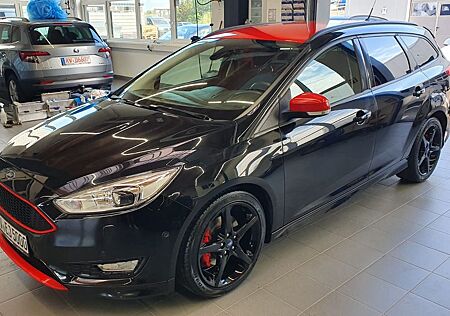 Ford Focus 2,0TDCi 110kW DPF ST-Line Black Turnie...