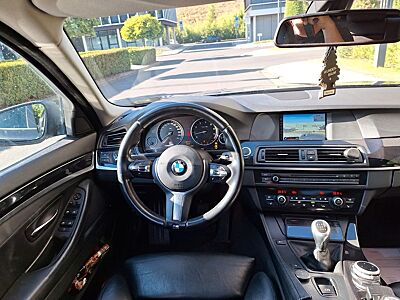 BMW 528i -