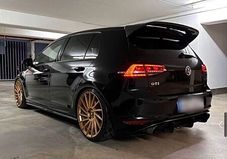 VW Golf Volkswagen 2.0 TSI BMT GTI GTI