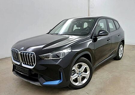 BMW iX1 xDrive 30 HeadUp 360°Kam LiveCockpitProf.