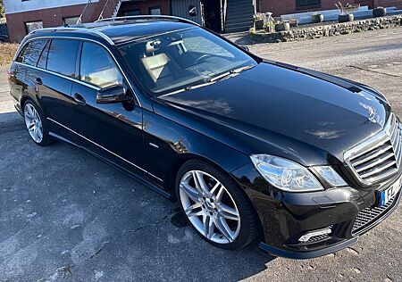 Mercedes-Benz 300 *2.HAND*LEDER*TÜV NEU*AMG LINE