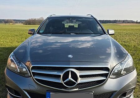 Mercedes-Benz E 220 T-Modell BlueTEC * Navi * 12fach bereift *