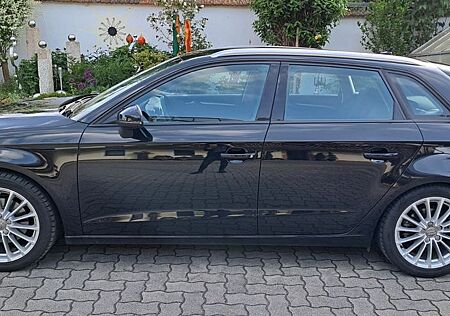 Audi A3 1.4 TFSI S tronic Ambiente Sportback Ambiente