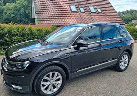 VW Tiguan Volkswagen 2.0 TDI SCR DSG BMT 4MOTION Highline ...