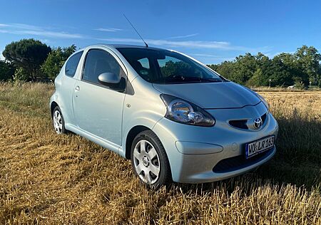 Toyota Aygo (X) Aygo (X) 1.0 - TÜV/REIFEN/GENERATOR - NEU