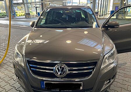 VW Tiguan Volkswagen 2.0 TDI DSG 4MOT BMot Tech Sport & St...