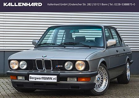 BMW M5 -E28-Voll-Restauration