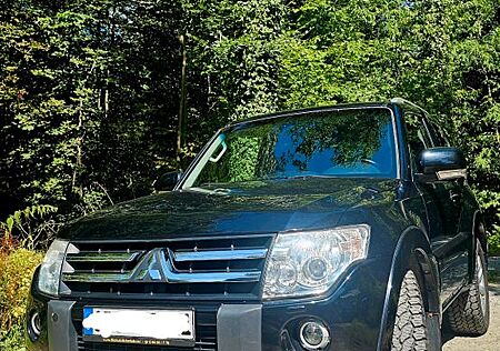 Mitsubishi Pajero 3,2 DI-D 4WD Instyle Autom. Super Zustand